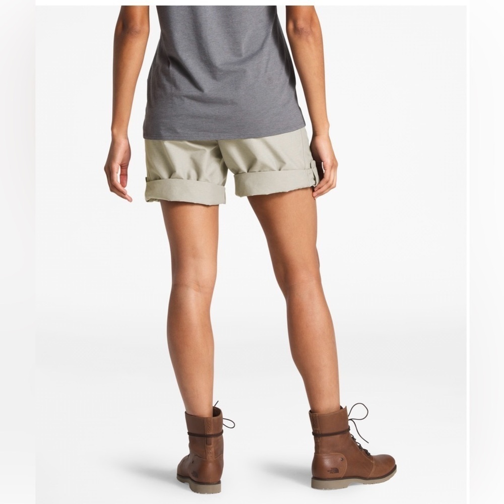 THE NORTH FACE WOMEN’S HORIZON 2.0 ROLL-UP SHORTS-SZ 4🤎EUC - Picture 3 of 15